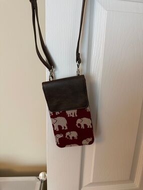 thirty-one Burgundy and Brown Elephant Crossbody Pouch
